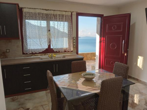 BAZAKOS’ LUXURY SEA FRONT APARTMENT